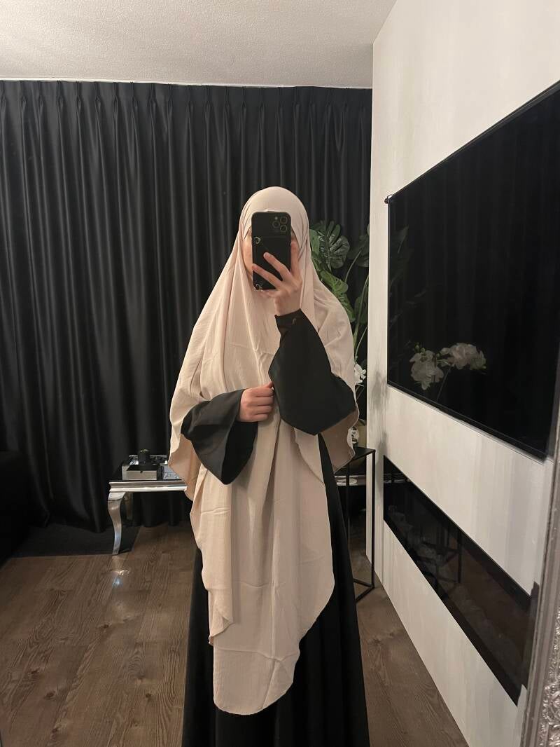 Kniekhimaar tie-back rond jazz rozebeige