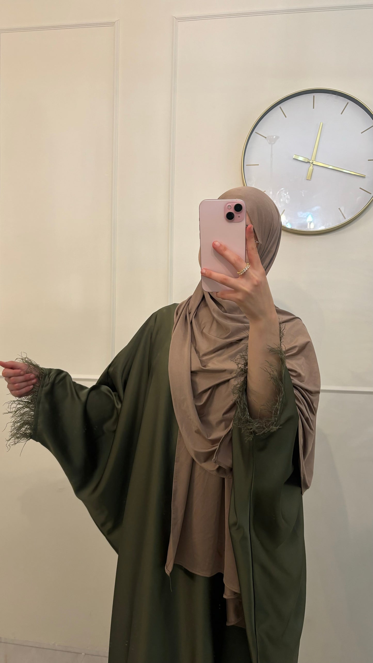 Abaya butterfly satin feather donkergroen