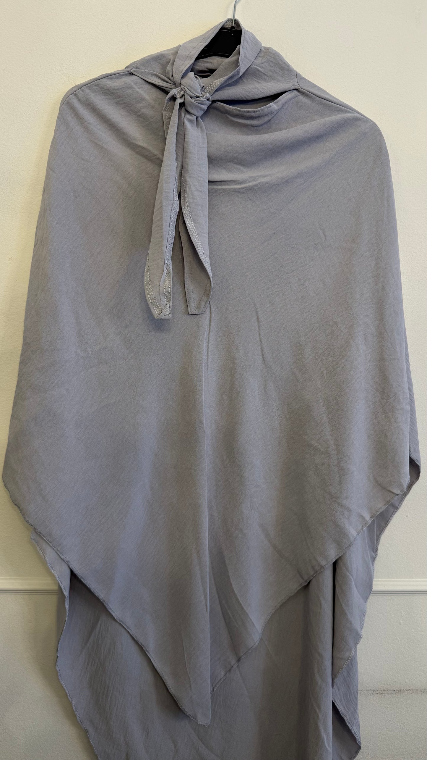 Tie-back khimaar jazz grijs